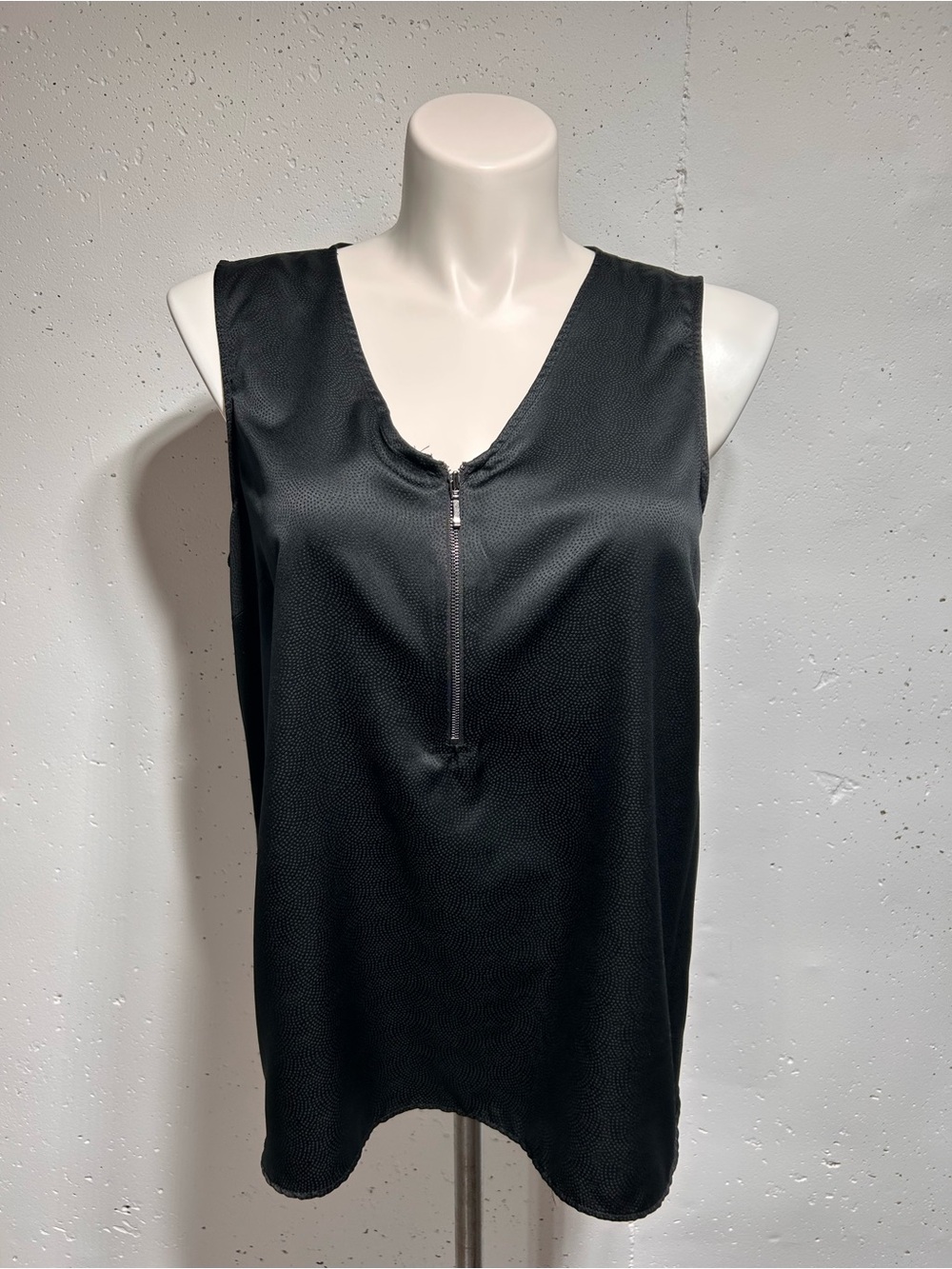Apt. 9 Women's Black Sleeveless Textured Satin Blouse XL